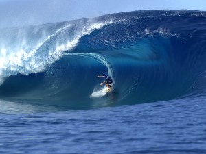 surfing teahupo