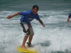 Thomas en surf plaisir